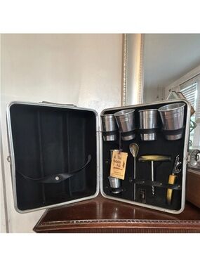 Portable Drinkware Cocktail Kit - Silver